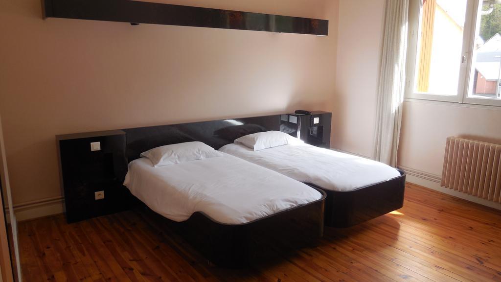 Logis Hotel Restaurant Des Voyageurs Pont-de-Salars Rom bilde