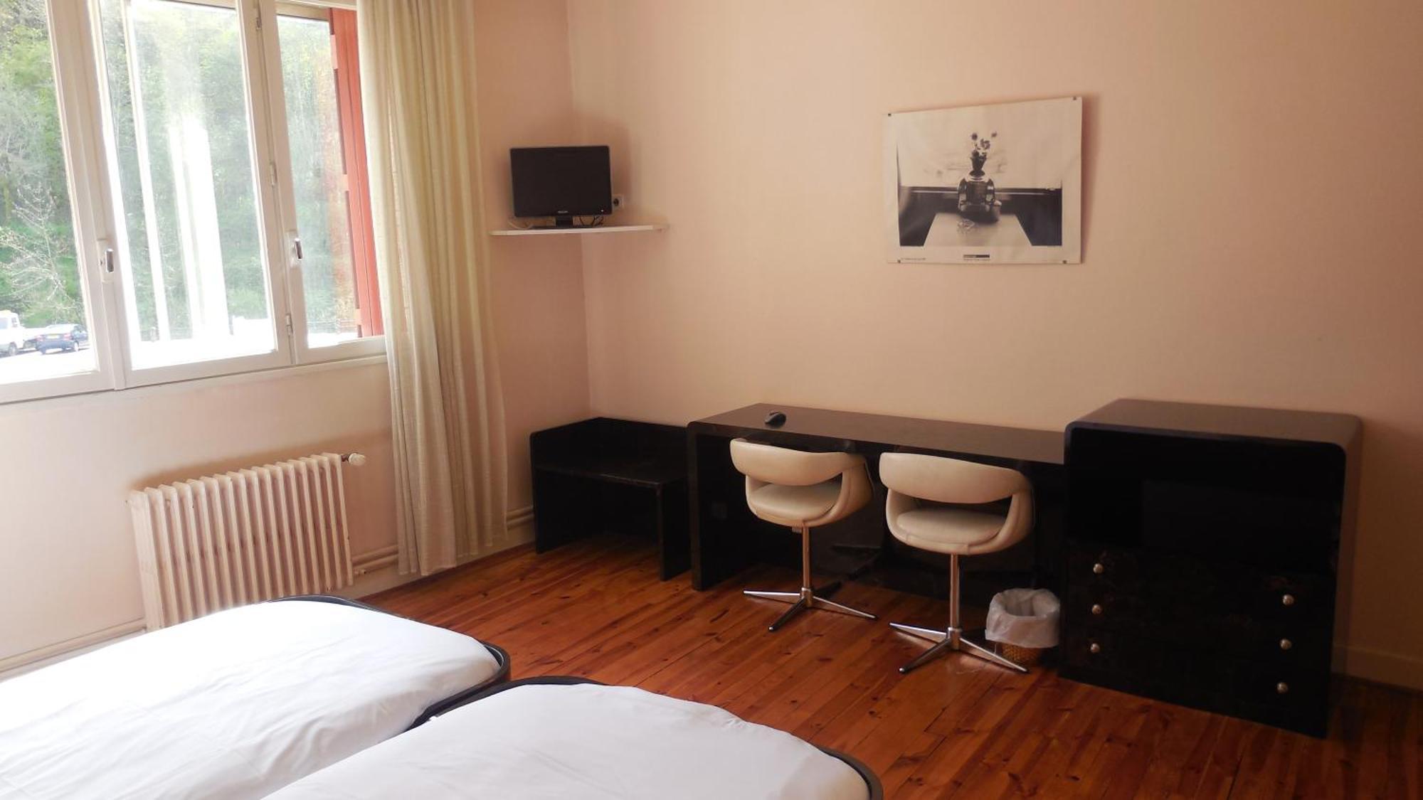 Logis Hotel Restaurant Des Voyageurs Pont-de-Salars Rom bilde