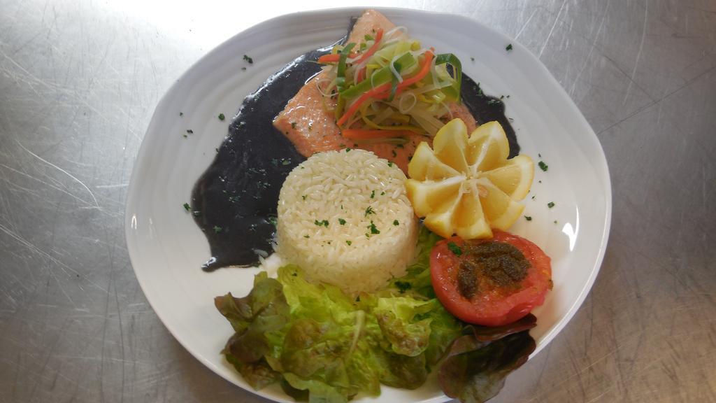 Logis Hotel Restaurant Des Voyageurs Pont-de-Salars Eksteriør bilde