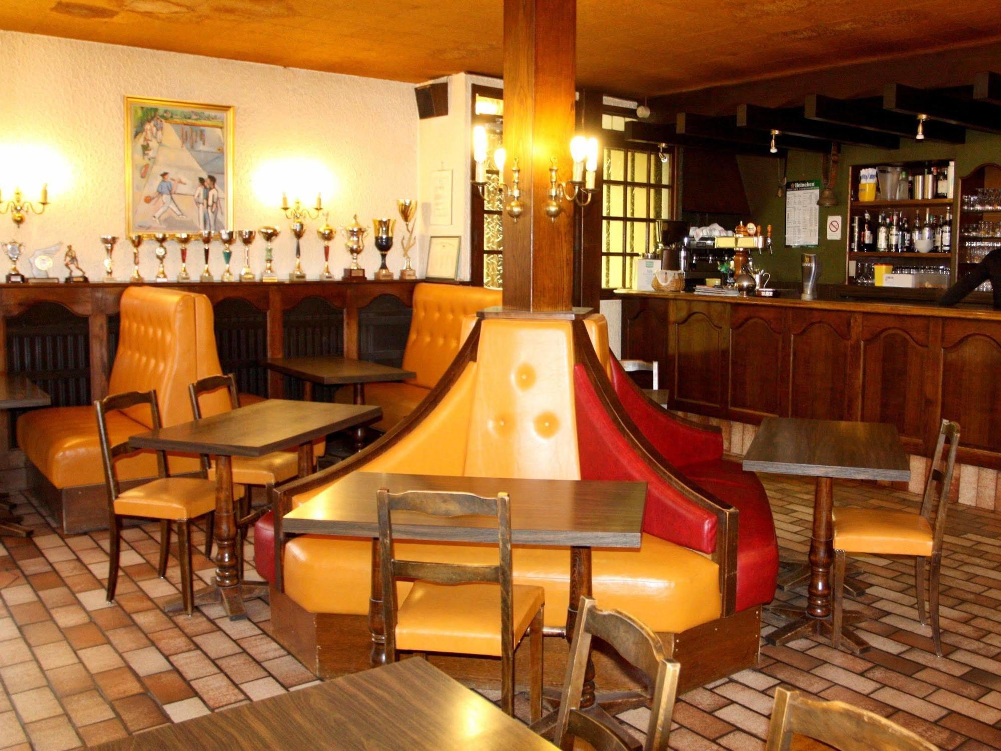 Logis Hotel Restaurant Des Voyageurs Pont-de-Salars Eksteriør bilde